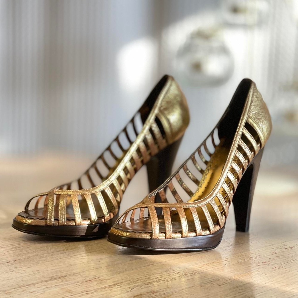 Vintage Y2K BCBGMaxAzria Nesbit Runway Gold Leather Cage Open Toe Heels 7‎